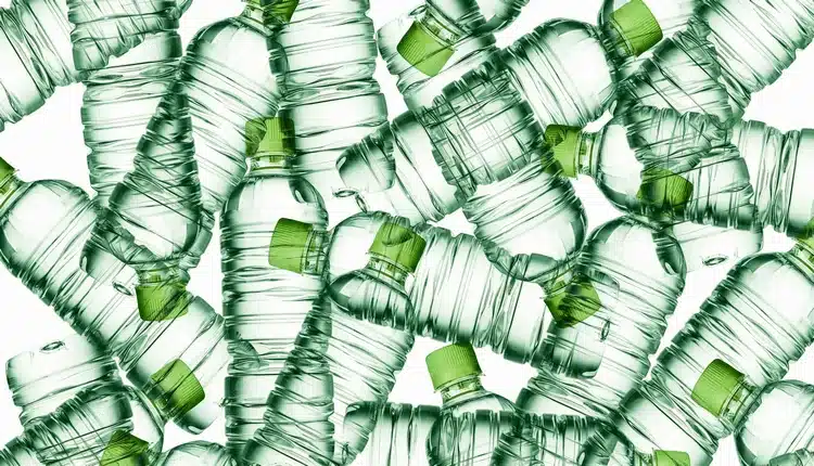 ویژگی‌های فیزیکی بطری پت: سبکی، شفافیت و مقاومت